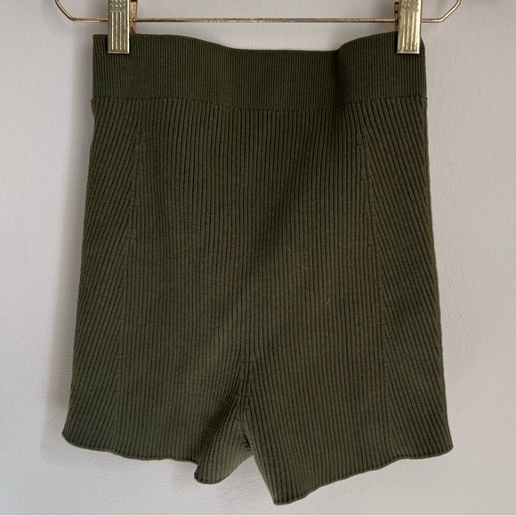 Uniqlo x Mame Kurogouchi Knit Souffle Yarn Ribbed Shorts Olive - Picture 3 of 7